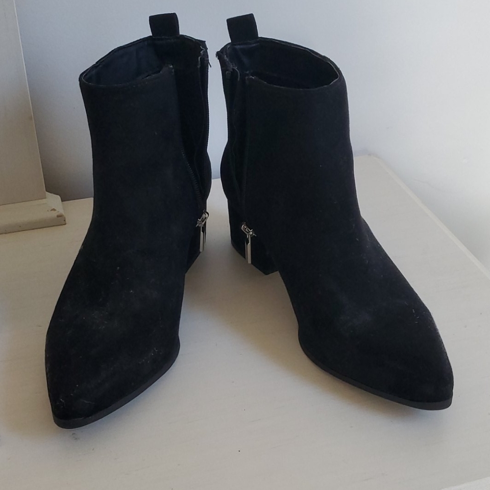 Slightly used Black Boot